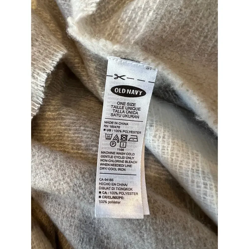Old Navy large gray oversized blanket wrap